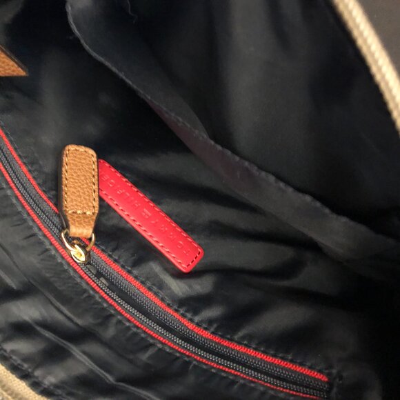 Tommy Hilfiger Monogram Crossbody Purse. - Picture 9 of 11
